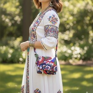 🌺NWT Vera Bradley Braid Hipster Bossanova Floral Crossbody Bag